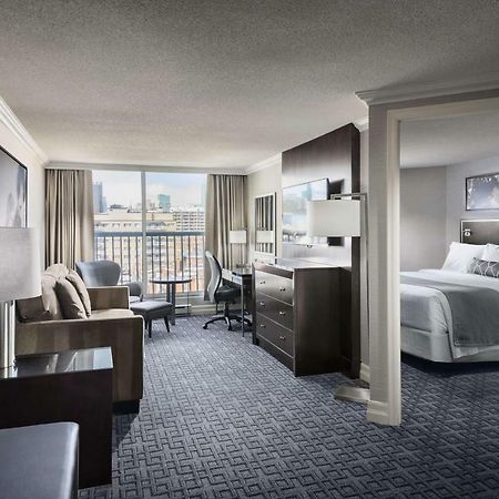Best Western Plus Ottawa Downtown Suites Екстер'єр фото