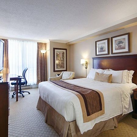 Best Western Plus Ottawa Downtown Suites Екстер'єр фото