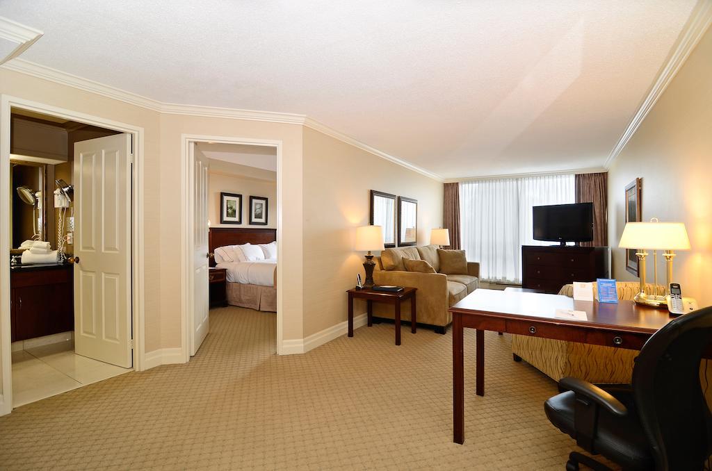 Best Western Plus Ottawa Downtown Suites Номер фото